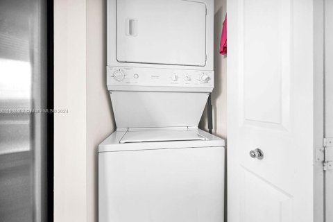 Condo in Fort Lauderdale, Florida, 1 bedroom  № 1764462 - photo 24