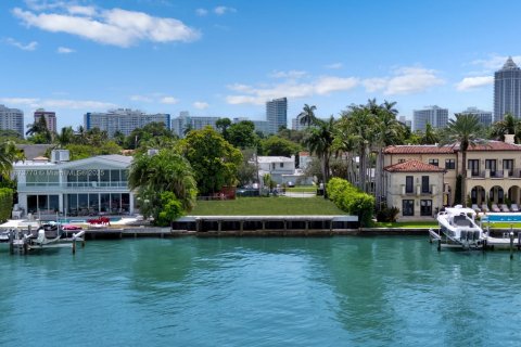 Casa en venta en Miami Beach, Florida, 6 dormitorios, 638.8 m2 № 2016093 - foto 9