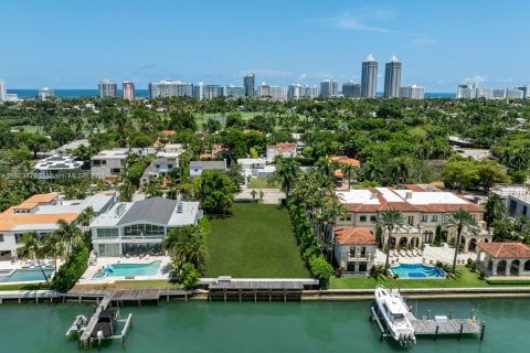 Casa en venta en Miami Beach, Florida, 6 dormitorios, 638.8 m2 № 2016093 - foto 11