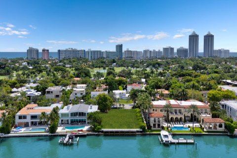 Casa en venta en Miami Beach, Florida, 6 dormitorios, 638.8 m2 № 2016093 - foto 4