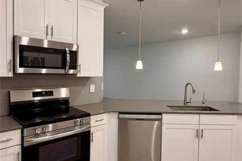 Casa en alquiler en Davenport, Florida, 4 dormitorios, 196.02 m2 № 1806723 - foto 4