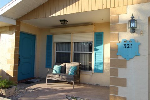 Casa en alquiler en Sun City Center, Florida, 2 dormitorios, 140.84 m2 № 1901779 - foto 3