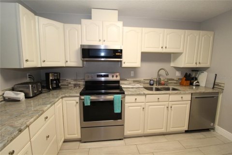 Casa en alquiler en Sun City Center, Florida, 2 dormitorios, 140.84 m2 № 1901779 - foto 16