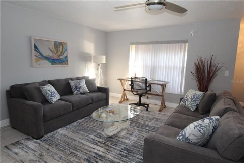 Casa en alquiler en Sun City Center, Florida, 2 dormitorios, 140.84 m2 № 1901779 - foto 5
