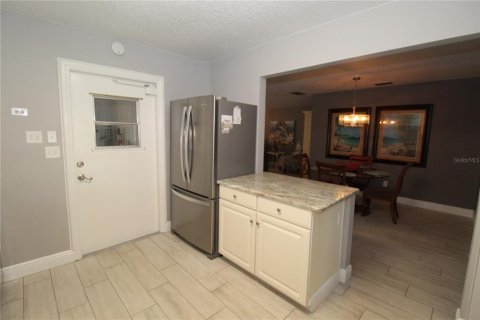 Casa en alquiler en Sun City Center, Florida, 2 dormitorios, 140.84 m2 № 1901779 - foto 17