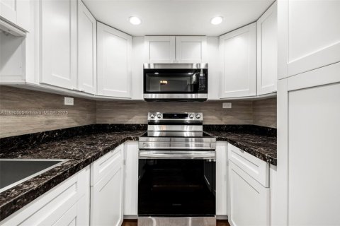 Copropriété à vendre à Miami Beach, Floride: 1 chambre, 77.76 m2 № 1943450 - photo 6