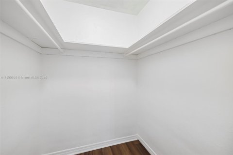 Copropriété à vendre à Miami Beach, Floride: 1 chambre, 77.76 m2 № 1943450 - photo 18