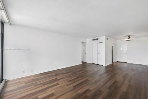 Copropriété à vendre à Miami Beach, Floride: 1 chambre, 77.76 m2 № 1943450 - photo 12