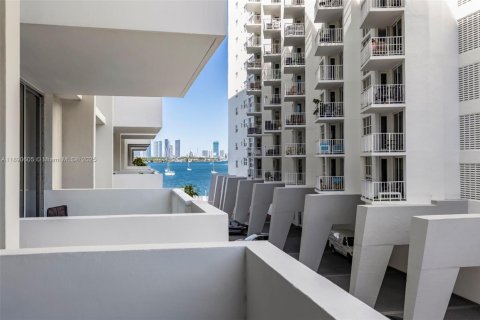 Copropriété à vendre à Miami Beach, Floride: 1 chambre, 77.76 m2 № 1943450 - photo 1