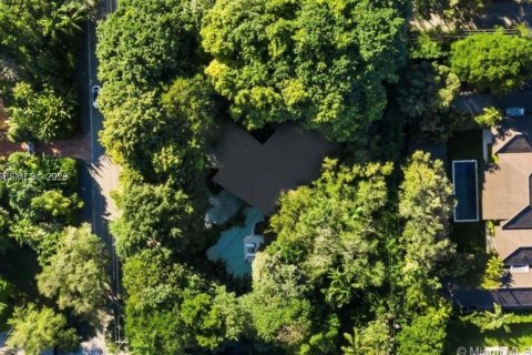 Снять в аренду кондоминиум в Майами, Флорида 3 спальни, 476.4м2, № 2079061 - фото 3
