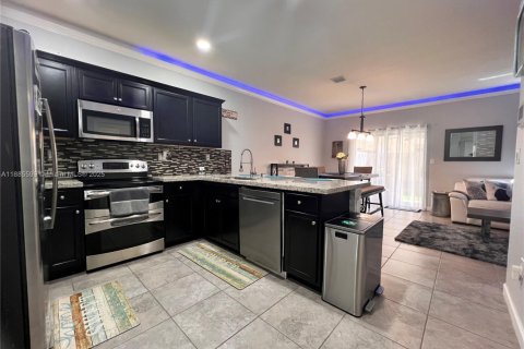 Touwnhouse à louer à Homestead, Floride: 3 chambres, 152.55 m2 № 2169595 - photo 6