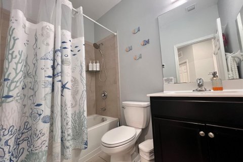 Touwnhouse à louer à Homestead, Floride: 3 chambres, 152.55 m2 № 2169595 - photo 16