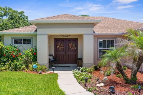 Villa ou maison à vendre à Spring Hill, Floride: 4 chambres, 198.53 m2 № 1815655 - photo 1