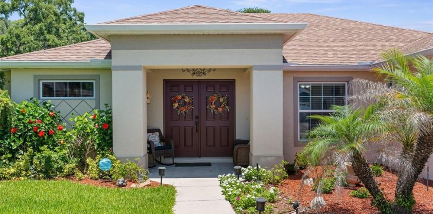Casa en Spring Hill, Florida 4 dormitorios, 198.53 m2 № 1815655