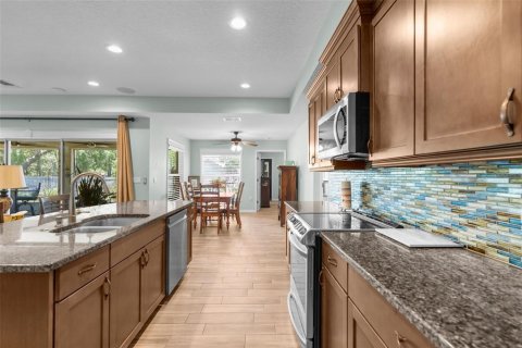 Villa ou maison à vendre à Spring Hill, Floride: 4 chambres, 198.53 m2 № 1815655 - photo 8
