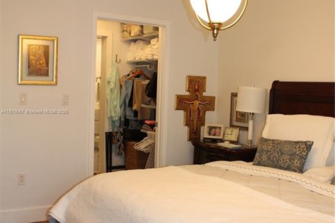 Condo in Doral, Florida, 1 bedroom  № 1896225 - photo 29