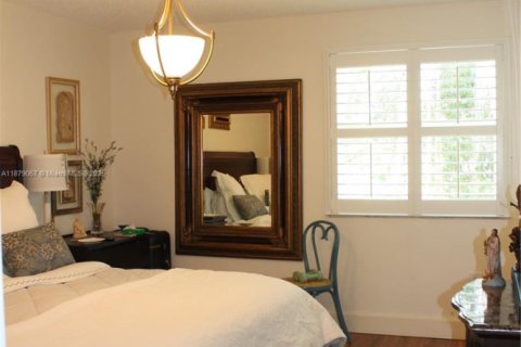 Condo in Doral, Florida, 1 bedroom  № 1896225 - photo 25