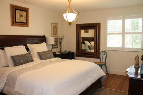 Condo in Doral, Florida, 1 bedroom  № 1896225 - photo 27
