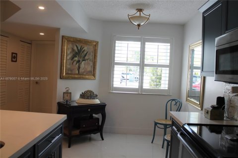 Condo in Doral, Florida, 1 bedroom  № 1896225 - photo 8