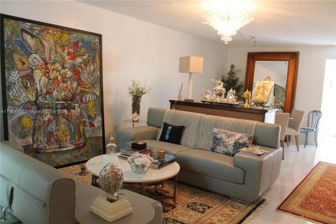 Condo in Doral, Florida, 1 bedroom  № 1896225 - photo 21