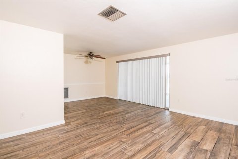 Casa en venta en Holiday, Florida, 2 dormitorios, 119.75 m2 № 1812629 - foto 7