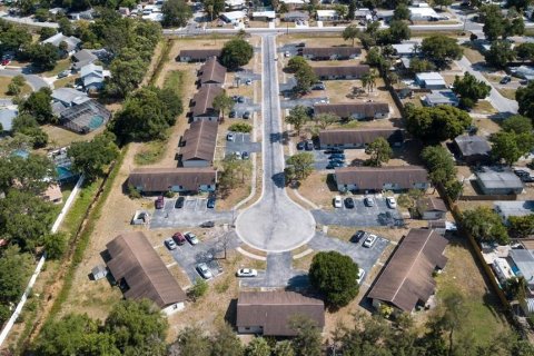Villa ou maison à louer à Seminole, Floride: 2 chambres, 89.19 m2 № 2413556 - photo 15