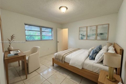 Condo in Hollywood, Florida, 2 bedrooms  № 2044734 - photo 16