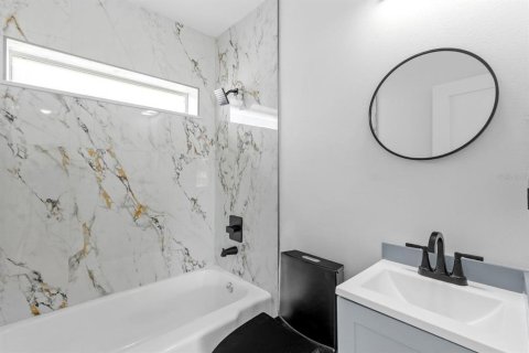 Купить виллу или дом в Сент-Питерсберг, Флорида 6 комнат, 117.89м2, № 1898892 - фото 17