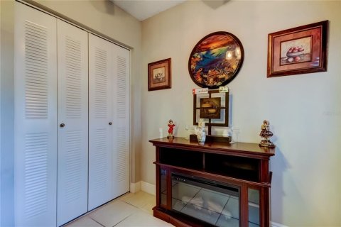 Condo in Largo, Florida, 2 bedrooms  № 1747672 - photo 28