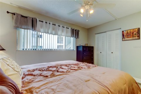 Condo in Largo, Florida, 2 bedrooms  № 1747672 - photo 25