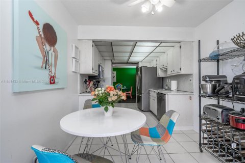 Copropriété à vendre à Plantation, Floride: 2 chambres, 125.42 m2 № 1966633 - photo 24