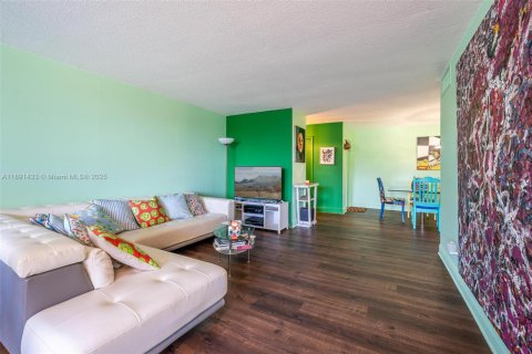 Copropriété à vendre à Plantation, Floride: 2 chambres, 125.42 m2 № 1966633 - photo 14