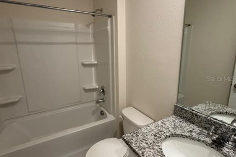 Villa ou maison à louer à Poinciana, Floride: 4 chambres, 150.32 m2 № 2405786 - photo 15
