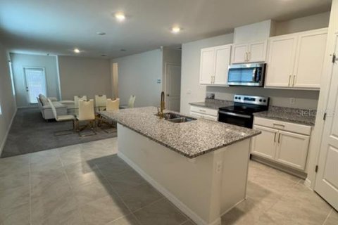 Villa ou maison à louer à Poinciana, Floride: 4 chambres, 150.32 m2 № 2405786 - photo 12