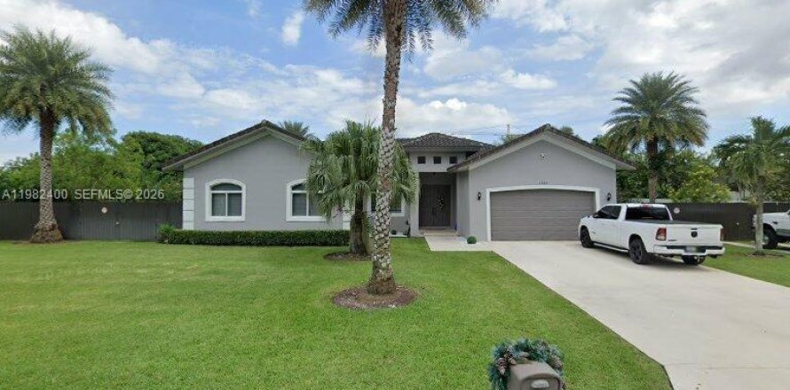 Дом в Хомстед, Флорида 4 спальни, 216.09м2 № 2049826