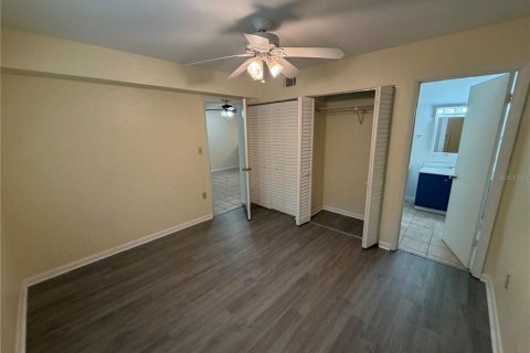 Condo in Gainesville, Florida, 2 bedrooms № 2221819 - photo 15