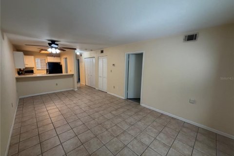 Condo in Gainesville, Florida, 2 bedrooms № 2221819 - photo 7