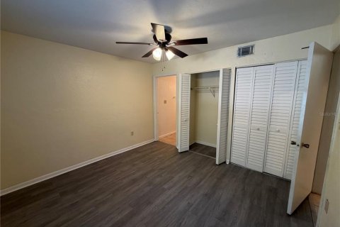 Condo in Gainesville, Florida, 2 bedrooms № 2221819 - photo 11