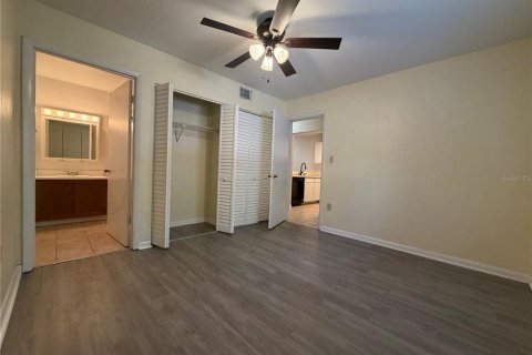 Condo in Gainesville, Florida, 2 bedrooms № 2221819 - photo 10
