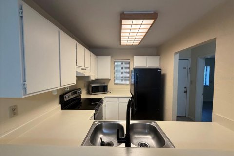 Condo in Gainesville, Florida, 2 bedrooms № 2221819 - photo 5
