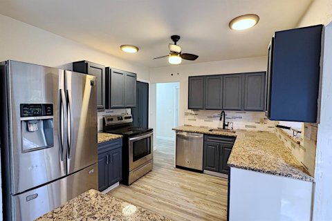 Villa ou maison à louer à Dania Beach, Floride: 2 chambres, 125.42 m2 № 2431411 - photo 23