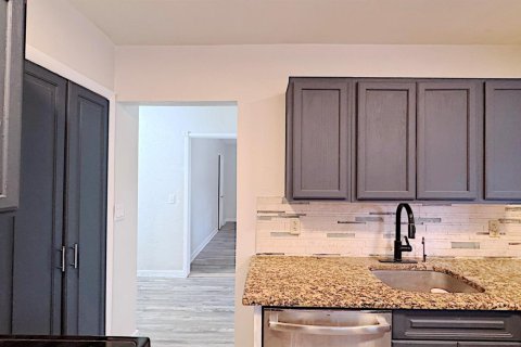 Villa ou maison à louer à Dania Beach, Floride: 2 chambres, 125.42 m2 № 2431411 - photo 17