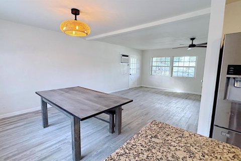 Villa ou maison à louer à Dania Beach, Floride: 2 chambres, 125.42 m2 № 2431411 - photo 26