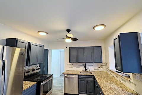 Villa ou maison à louer à Dania Beach, Floride: 2 chambres, 125.42 m2 № 2431411 - photo 21