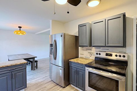 Villa ou maison à louer à Dania Beach, Floride: 2 chambres, 125.42 m2 № 2431411 - photo 24