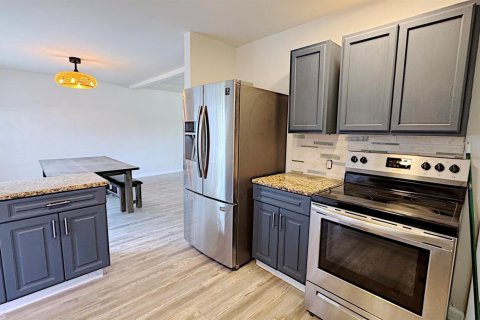 Villa ou maison à louer à Dania Beach, Floride: 2 chambres, 125.42 m2 № 2431411 - photo 20