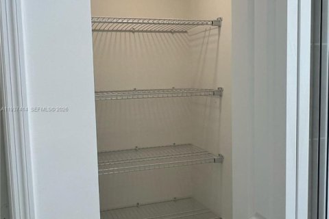 Casa en alquiler en Homestead, Florida, 4 dormitorios № 1995316 - foto 10