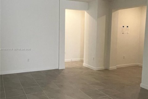 Casa en alquiler en Homestead, Florida, 4 dormitorios № 1995316 - foto 16