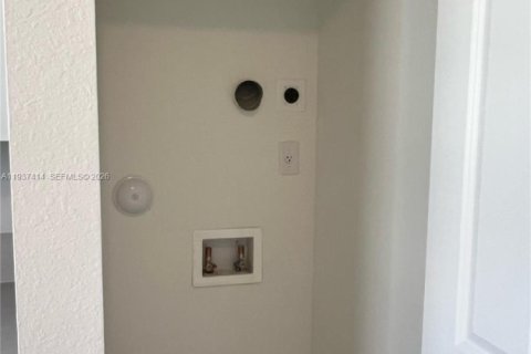 Casa en alquiler en Homestead, Florida, 4 dormitorios № 1995316 - foto 30