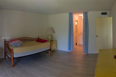 Copropriété à vendre à Lauderhill, Floride: 2 chambres, 101.45 m2 № 1937008 - photo 15